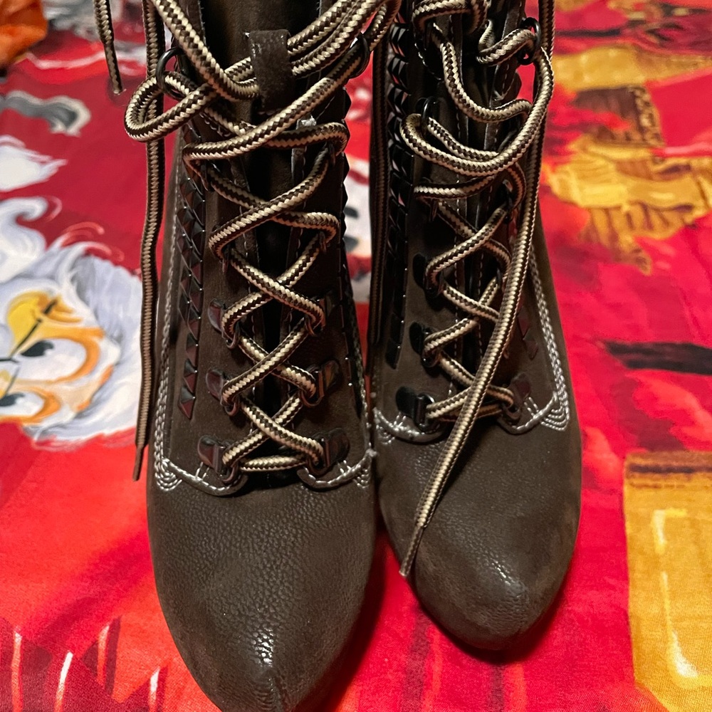 Dollhouse predator boots